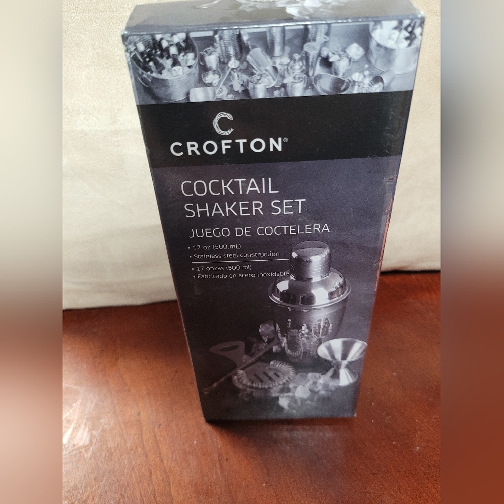 Crofton Beverage Assortment Set - Black and Silver